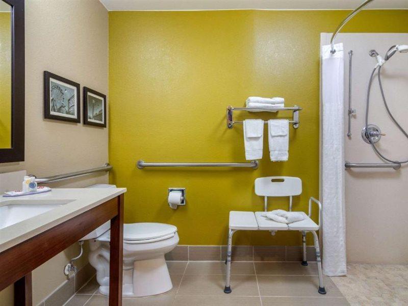Comfort Inn & Suites Perry National Fairgrounds Area Esterno foto