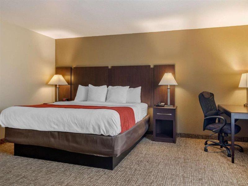 Comfort Inn & Suites Perry National Fairgrounds Area Esterno foto