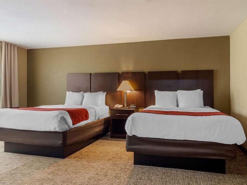 Comfort Inn & Suites Perry National Fairgrounds Area Esterno foto