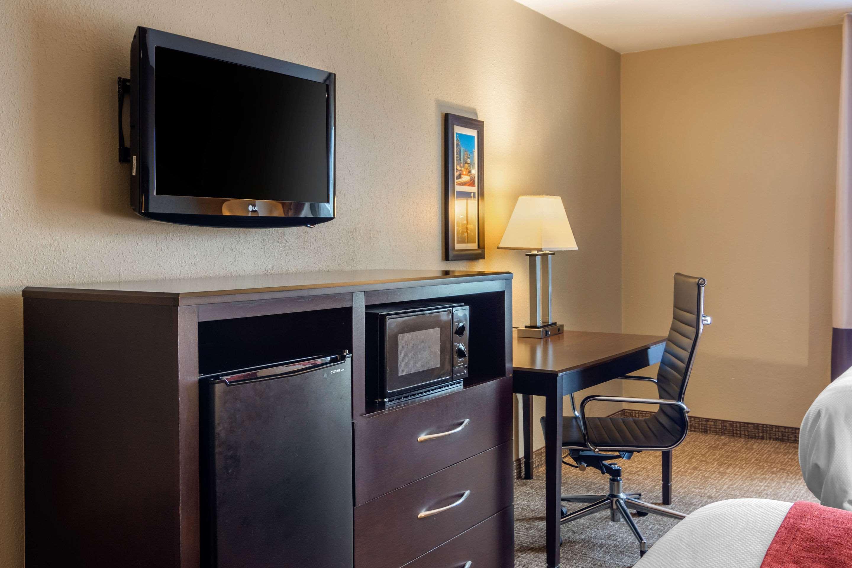 Comfort Inn & Suites Perry National Fairgrounds Area Esterno foto