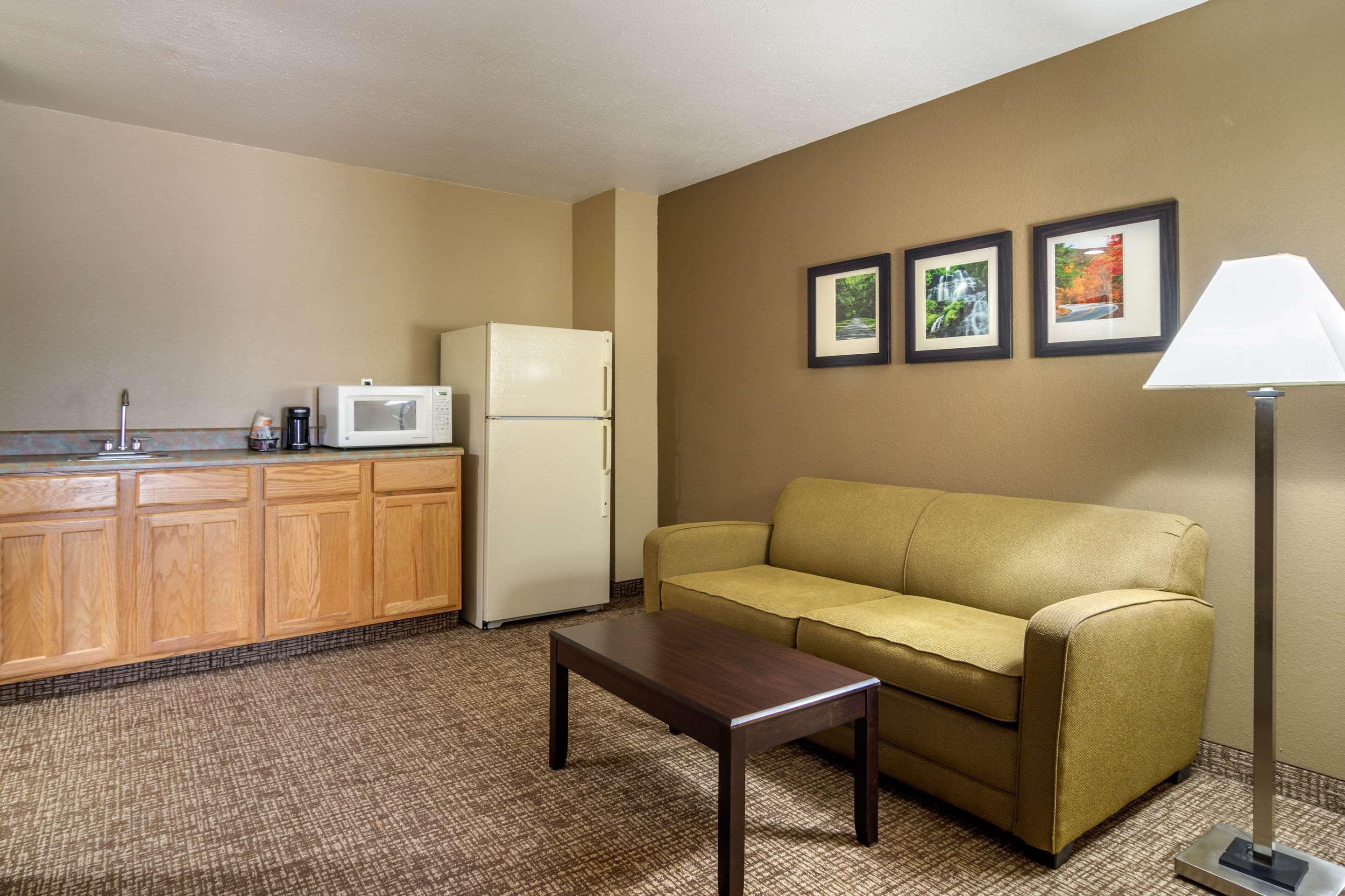 Comfort Inn & Suites Perry National Fairgrounds Area Esterno foto