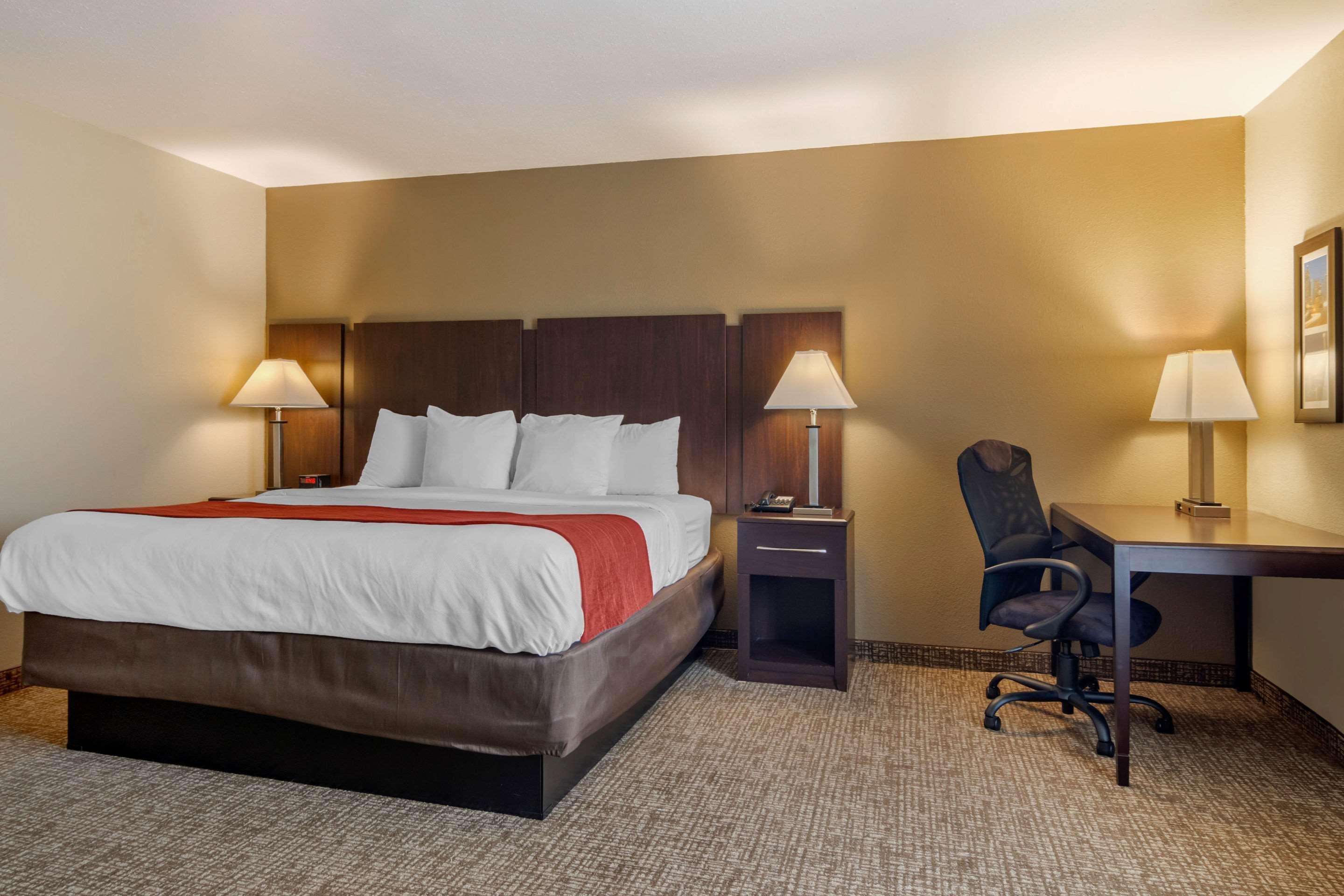 Comfort Inn & Suites Perry National Fairgrounds Area Esterno foto