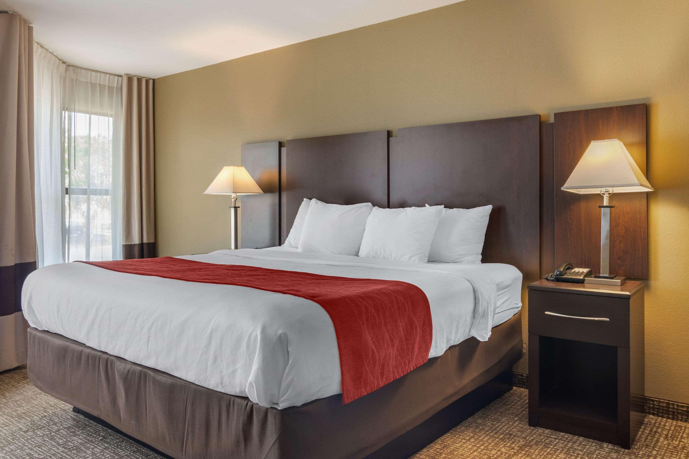 Comfort Inn & Suites Perry National Fairgrounds Area Esterno foto