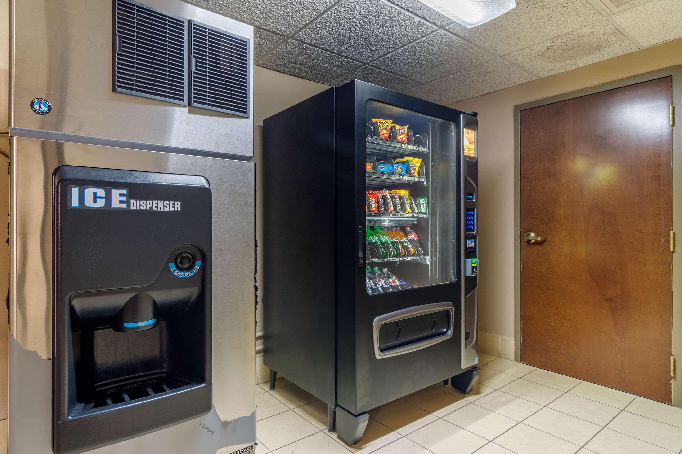 Comfort Inn & Suites Perry National Fairgrounds Area Esterno foto