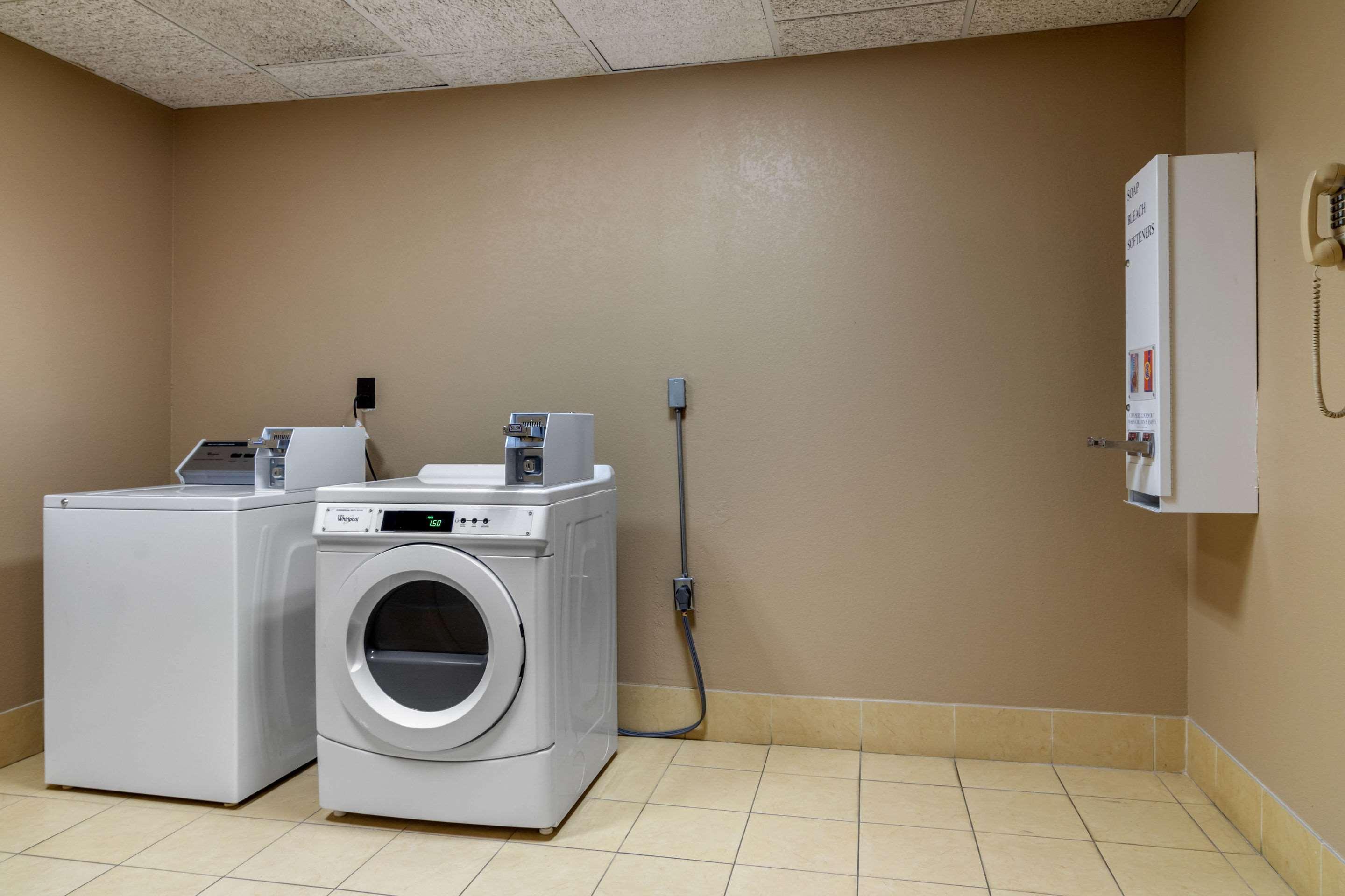 Comfort Inn & Suites Perry National Fairgrounds Area Esterno foto