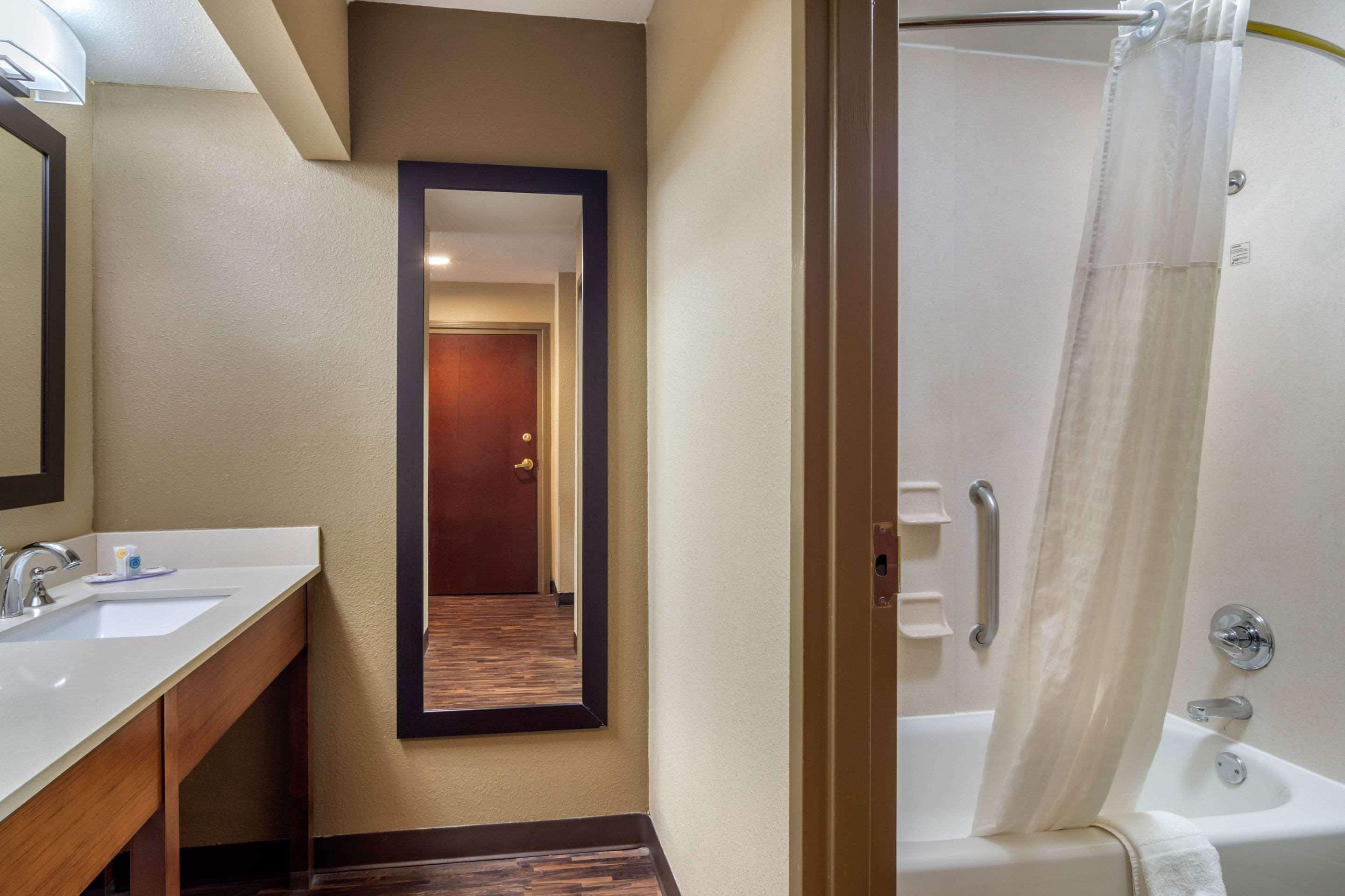 Comfort Inn & Suites Perry National Fairgrounds Area Esterno foto