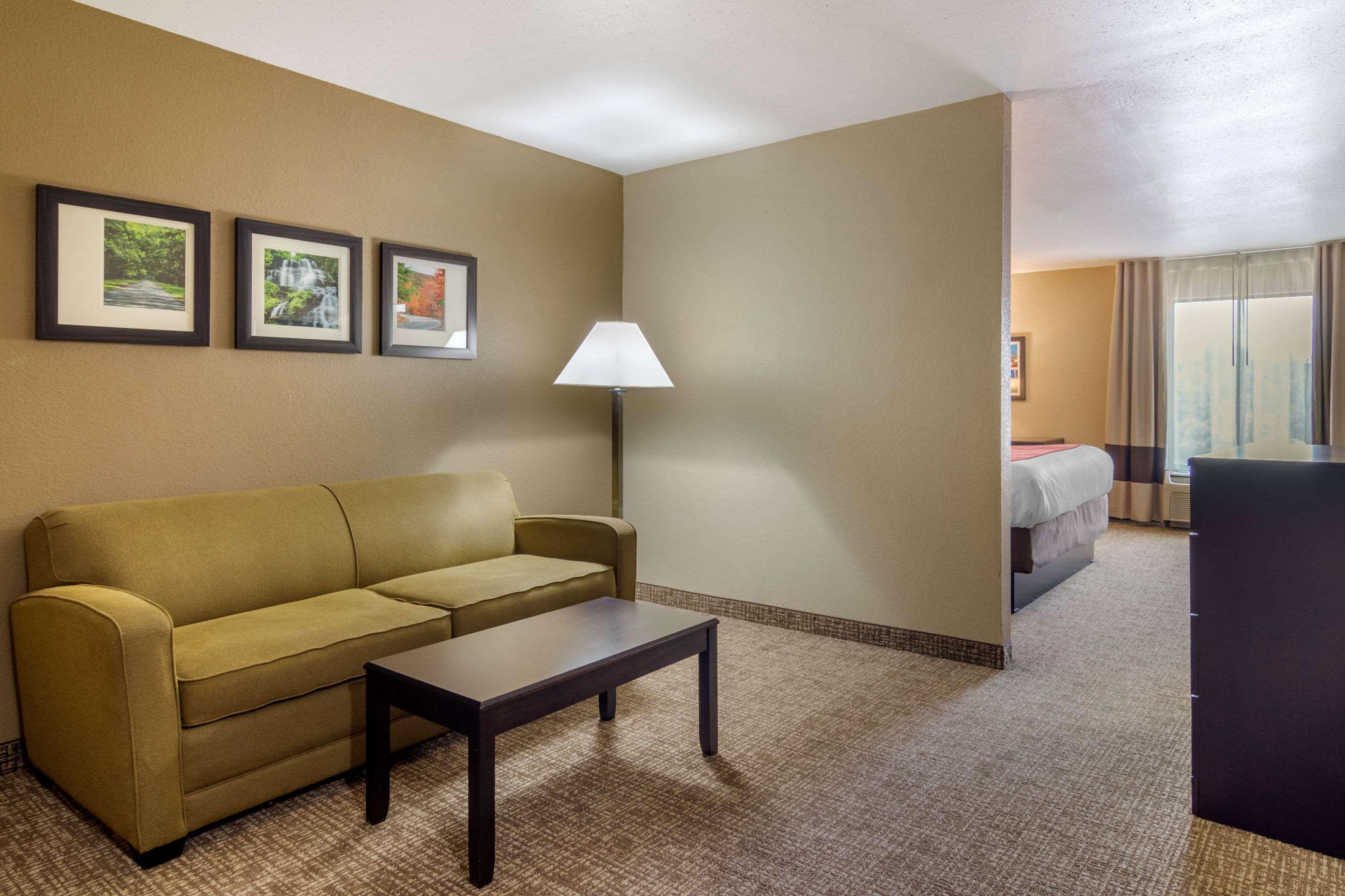 Comfort Inn & Suites Perry National Fairgrounds Area Esterno foto