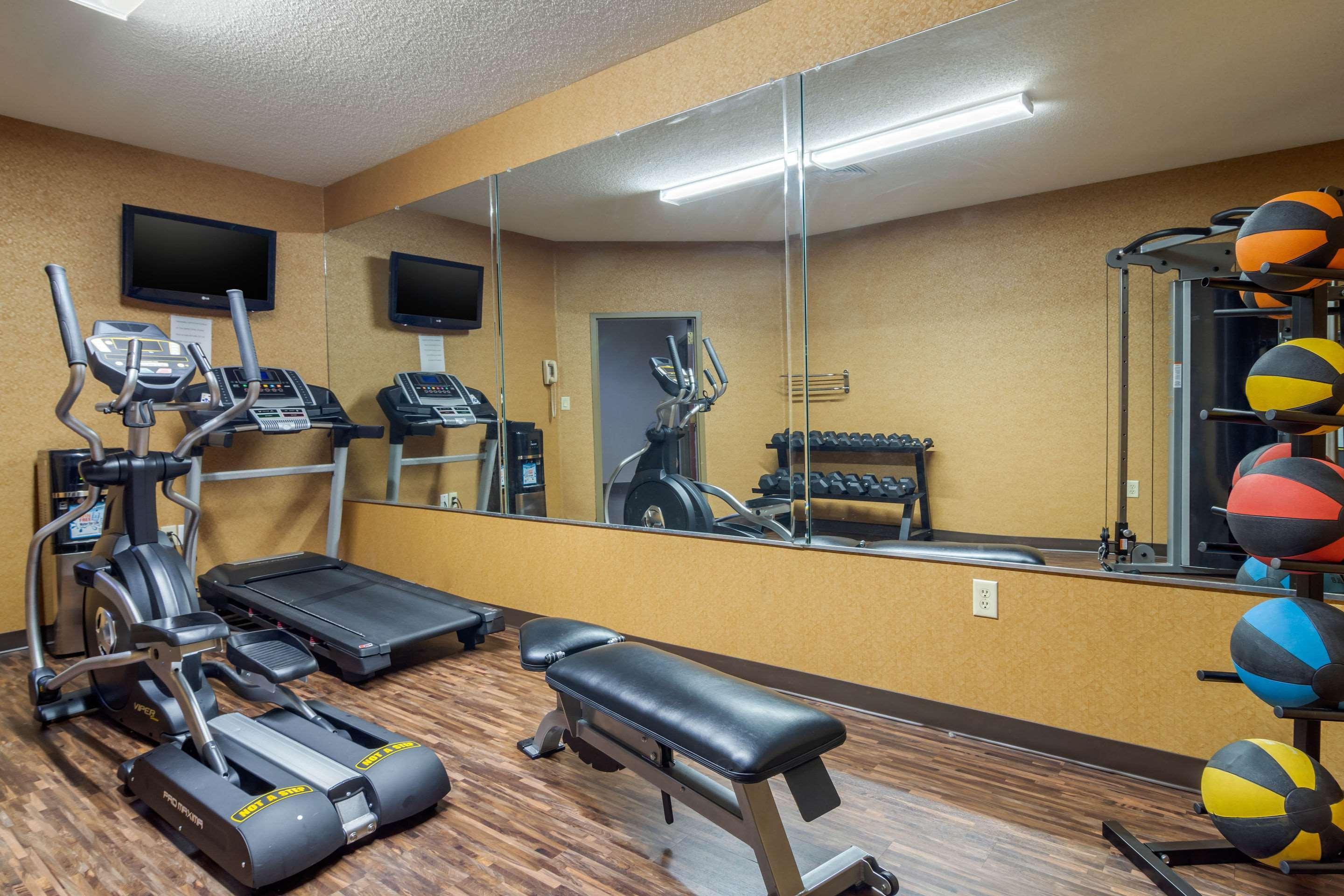 Comfort Inn & Suites Perry National Fairgrounds Area Esterno foto