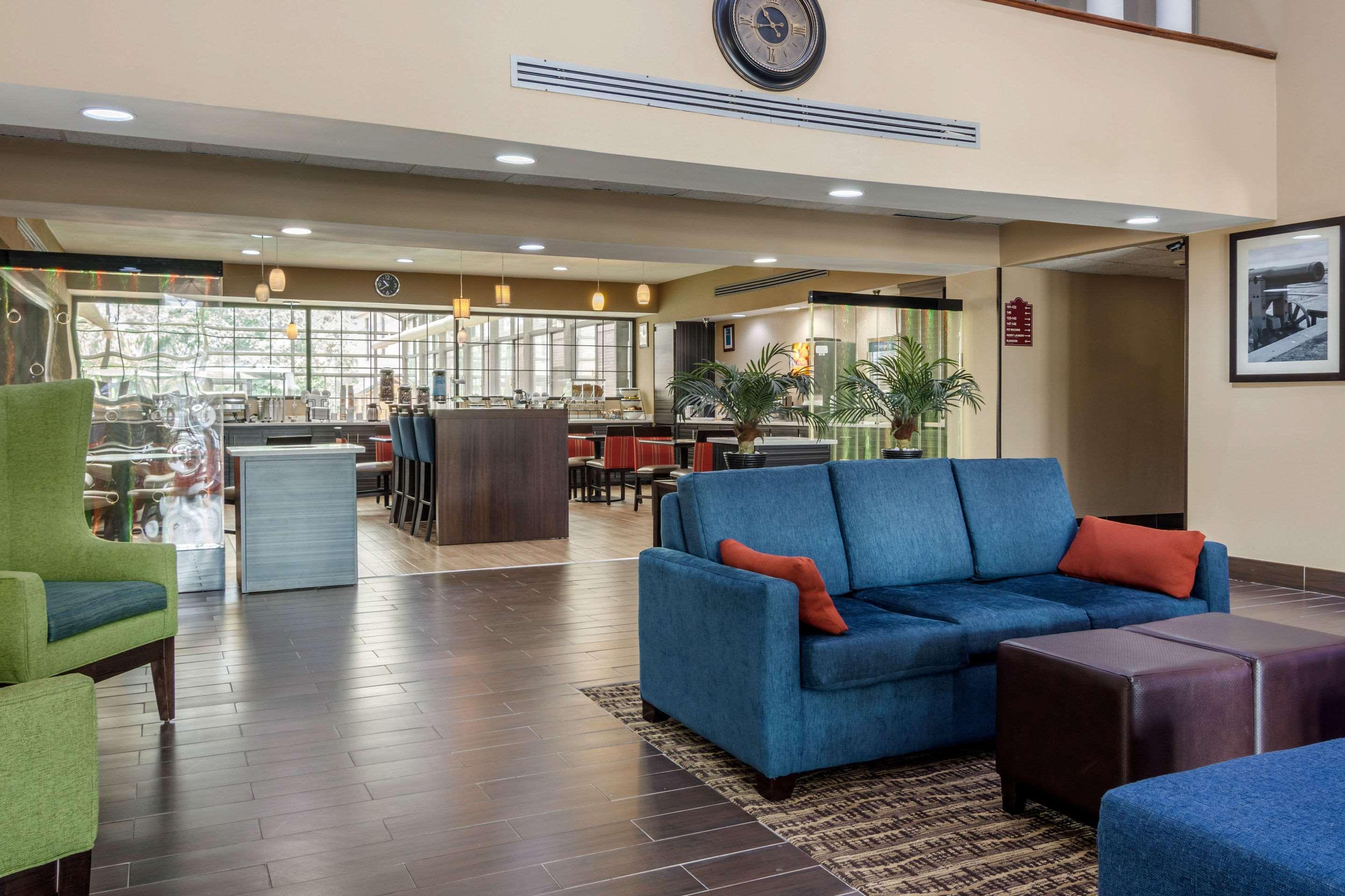 Comfort Inn & Suites Perry National Fairgrounds Area Esterno foto