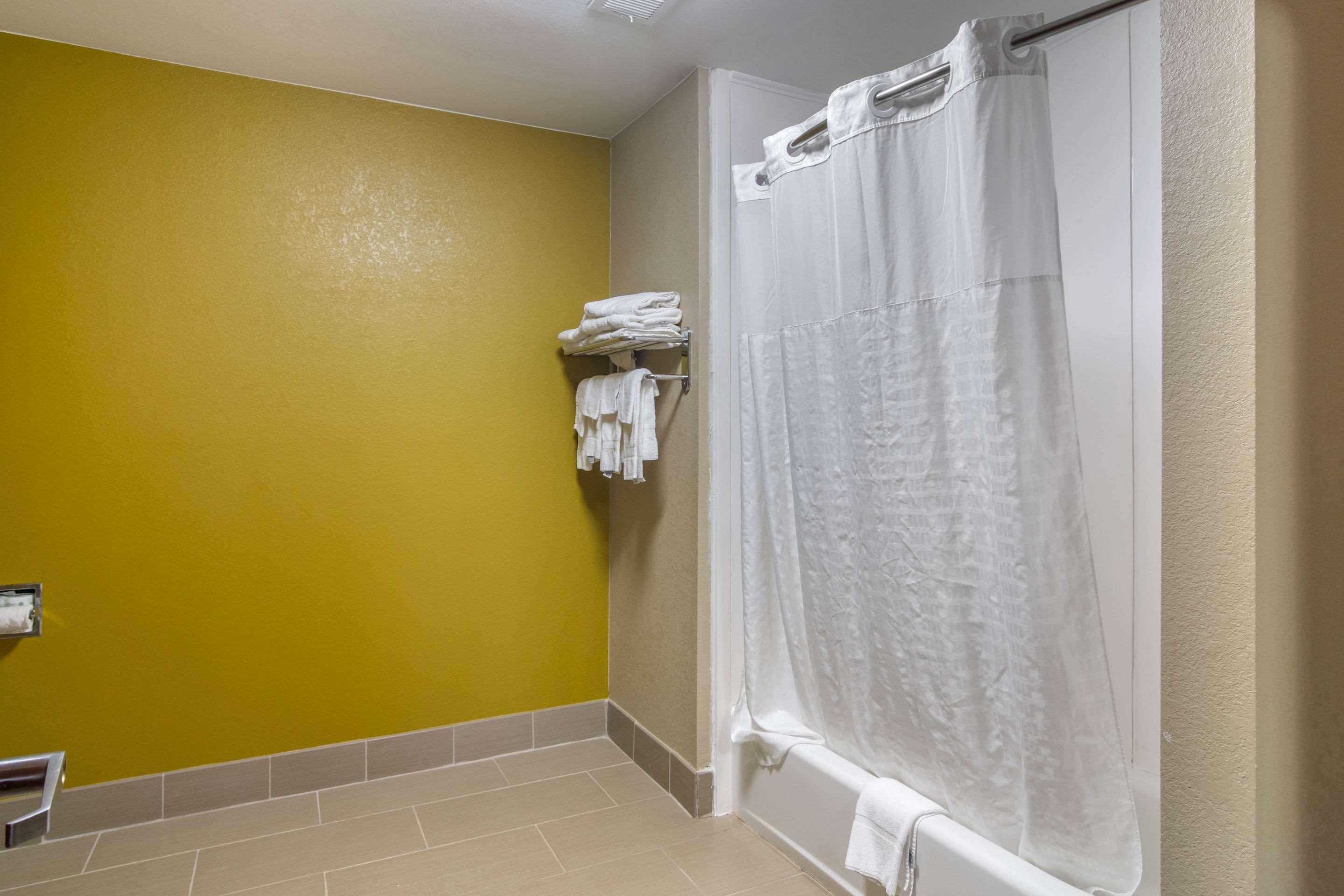 Comfort Inn & Suites Perry National Fairgrounds Area Esterno foto